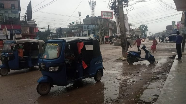 अटो रिक्साको मनपरी भाडामा भएन नियमन