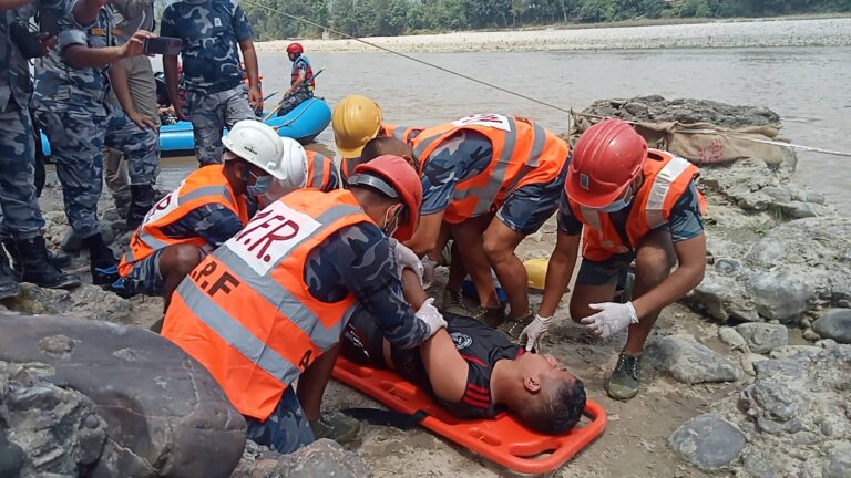 राप्ती नदीमा विपत विरुद्धको अभ्यास