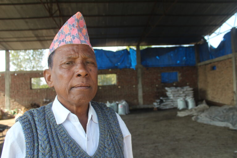 पूर्व मन्त्री महेश चौधरी जैविक मलको उत्पादनमा