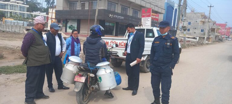 दुधको परिक्षण गर्दा पानीको मात्रा बढी देखिएपछि