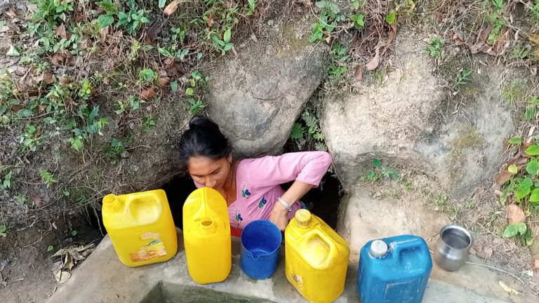 अझैपनि खोल्साको पानी पिउनुपर्ने बाध्यता