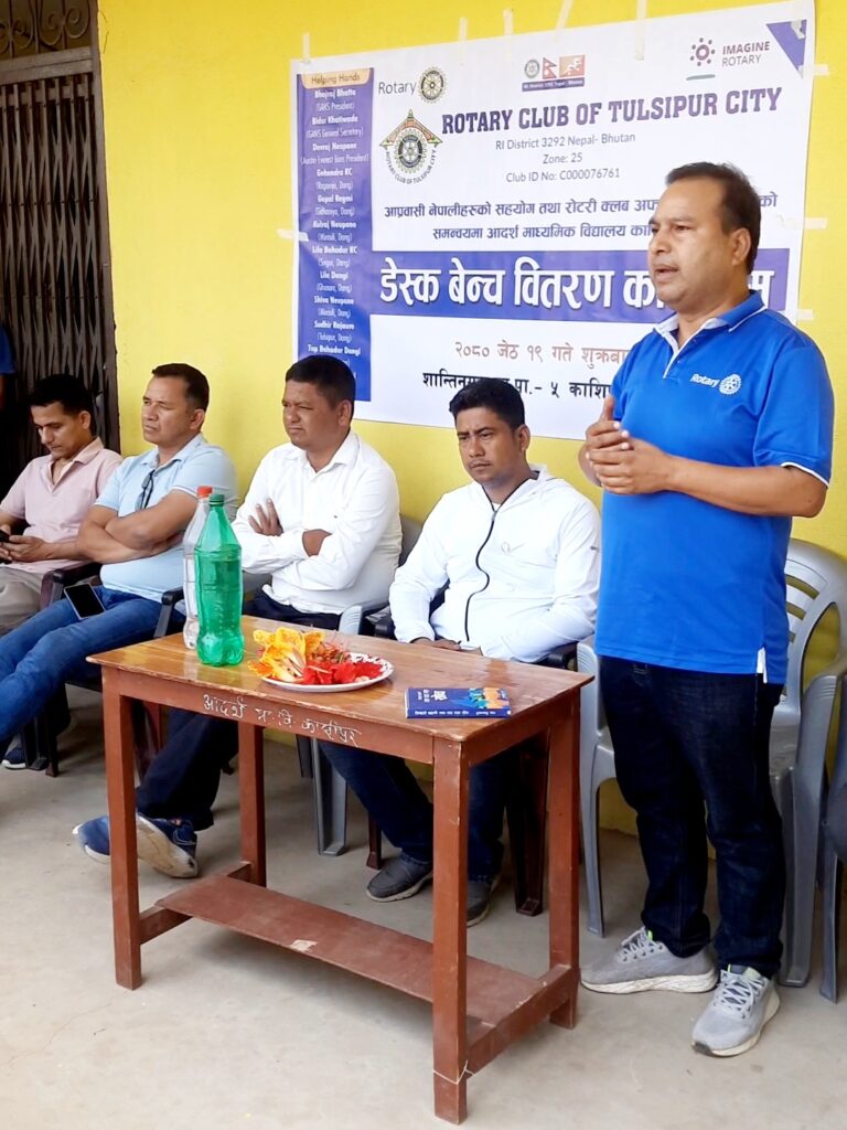 रोटरीद्वारा शान्तिनगरको विद्यालयमा विभिन्न सामग्री हस्तान्तरण