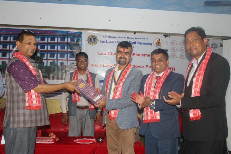 लायन्स क्लव राप्ती इञ्जिनियरिङमा पद हस्तान्तरण