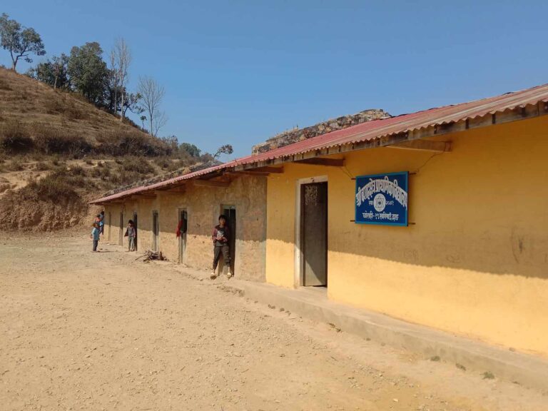 विकटको विद्यालयमा पढाइ चौपट