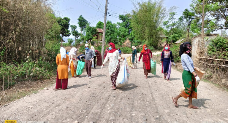सरसफाई गर्दै वातावरण जोगाउँदै मुक्त कमलरी