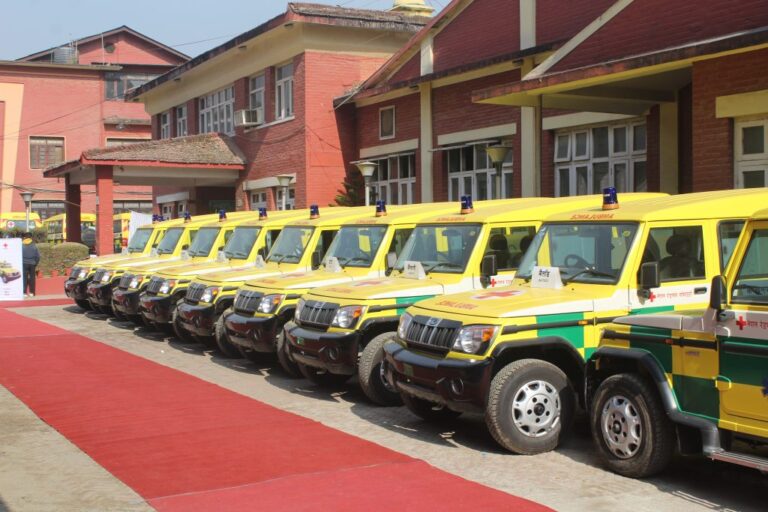 दाङमा संचालित एम्बुलेन्समा जिपिएस जडान गर्ने तयारी