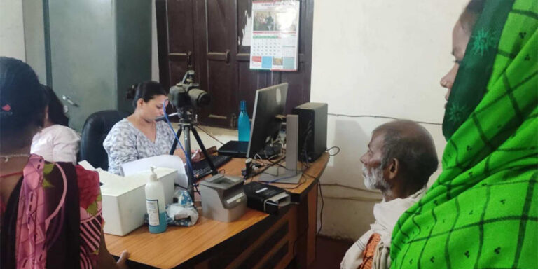 परिचयपत्रको फोटो खिच्दा पहिचान झल्किने पोसाक लगाउन पाइने