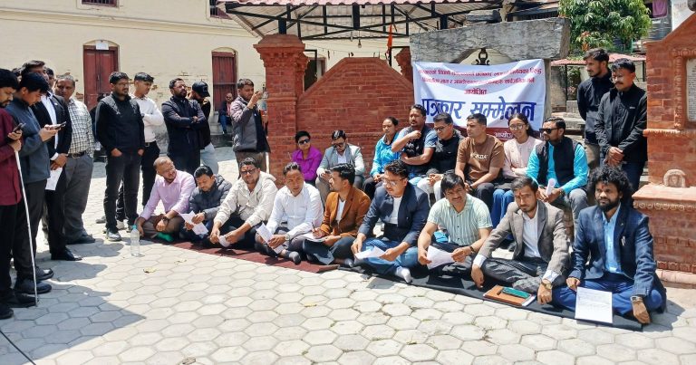 विद्यार्थी संगठन खारेज विरुद्ध विद्यार्थी संगठनहरु