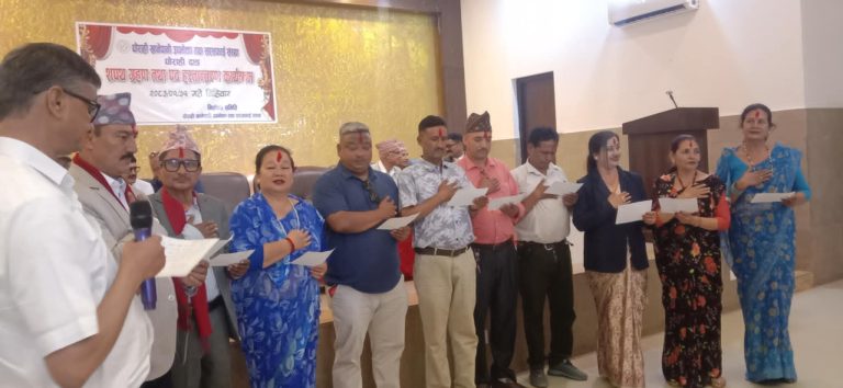 घोराही खानेपानी उपभोक्ता तथा सरसफाई संस्थाका पदाधिकारीलाई सपथ
