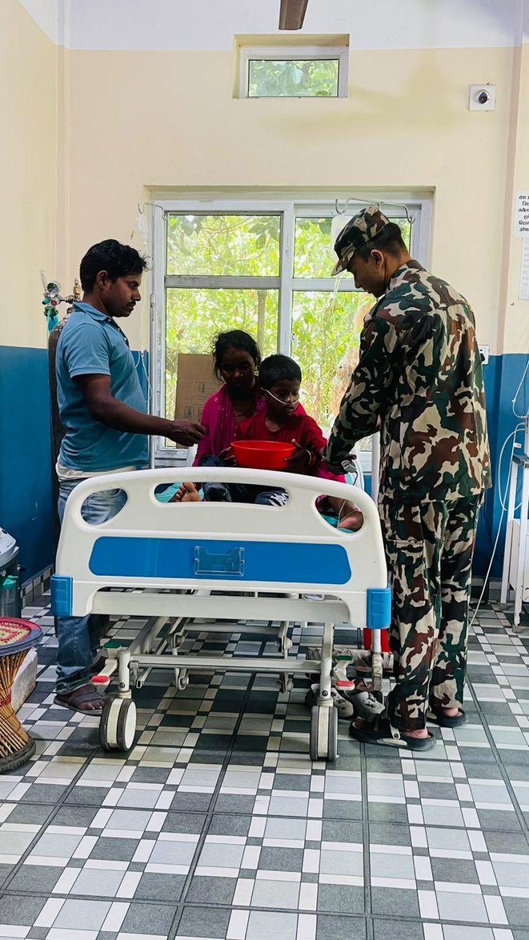 सर्पदंशको उपचारमा झारफुक छाड्दै नागरिक